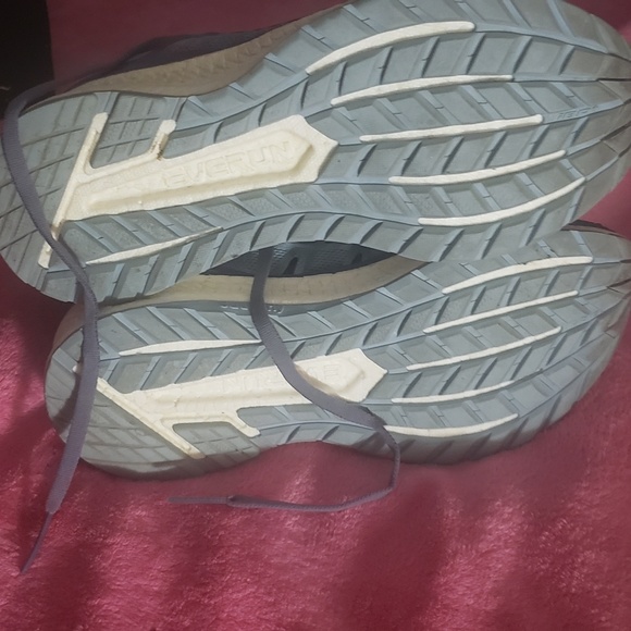 Saucony running shoes - Picture 4 of 5